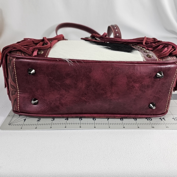 Trinity Ranch Embossed Concealed Carry Purse - Picture 6 of 16